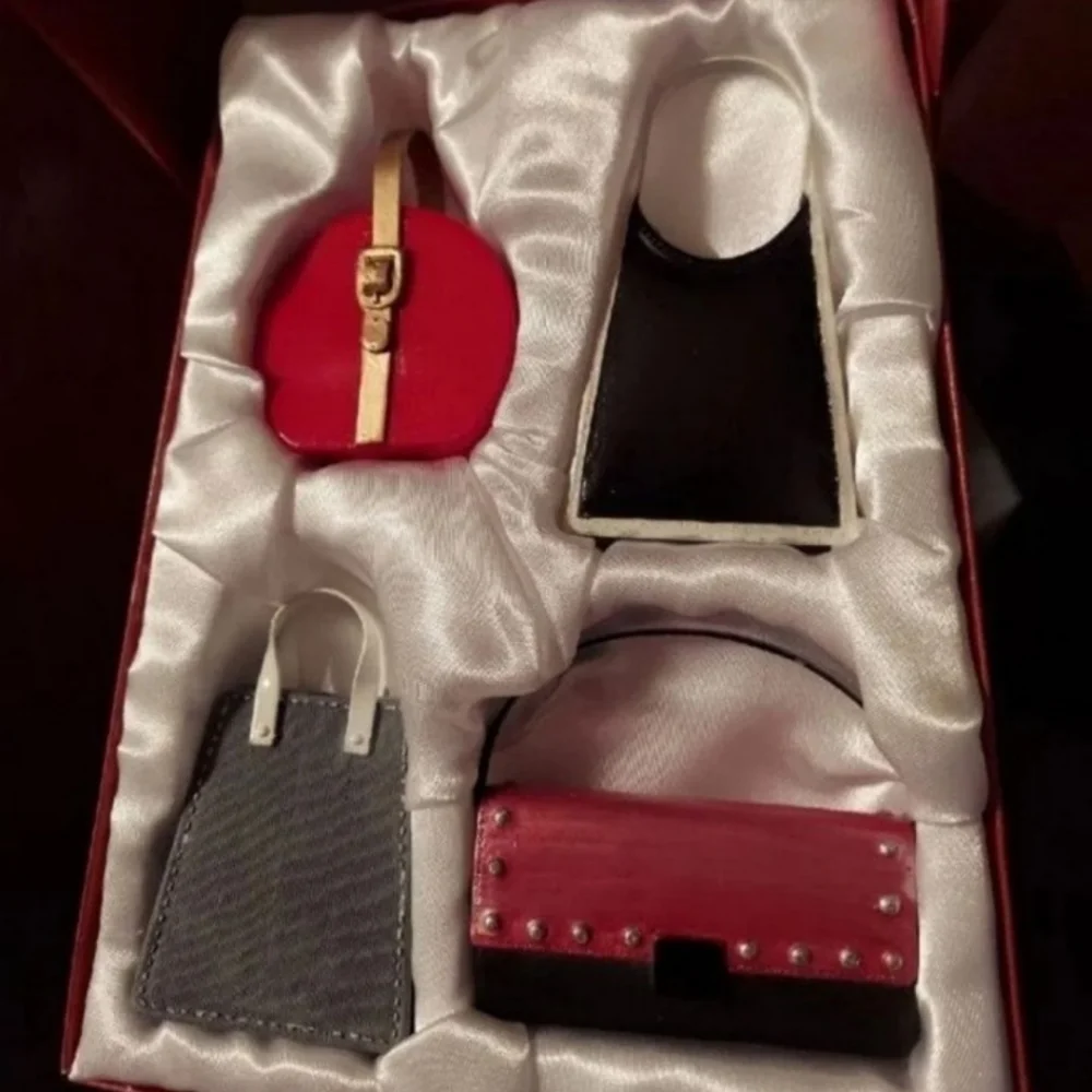 VINTAGE EXQUISITE HANDBAG ORNAMENTS SET 4 CHIC RARE NWT!